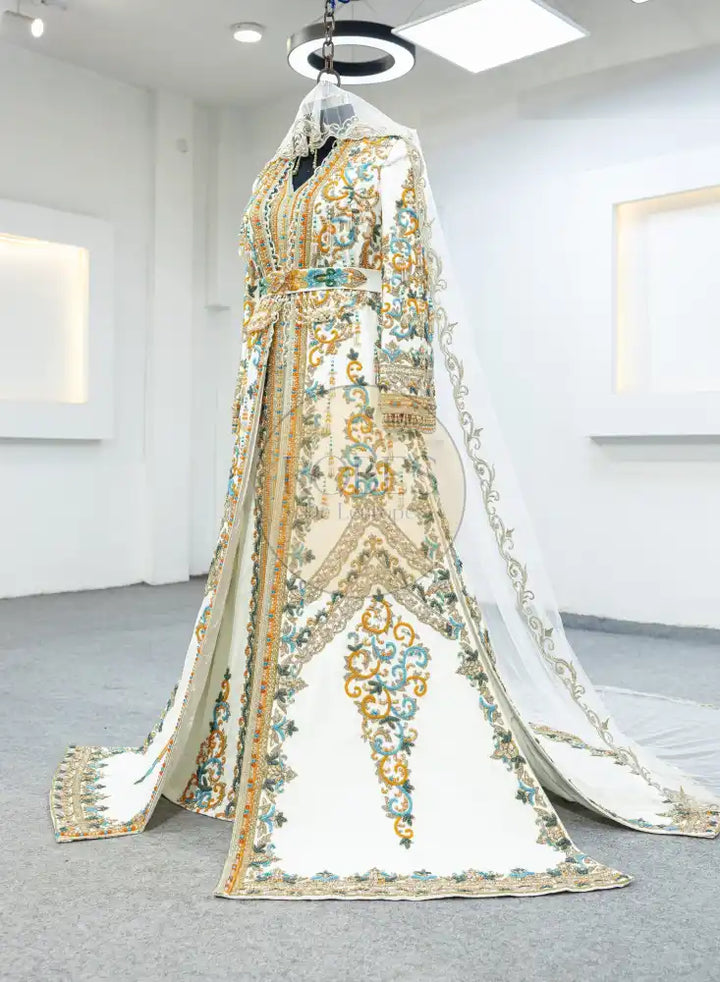 Blanc Takshita (2437)