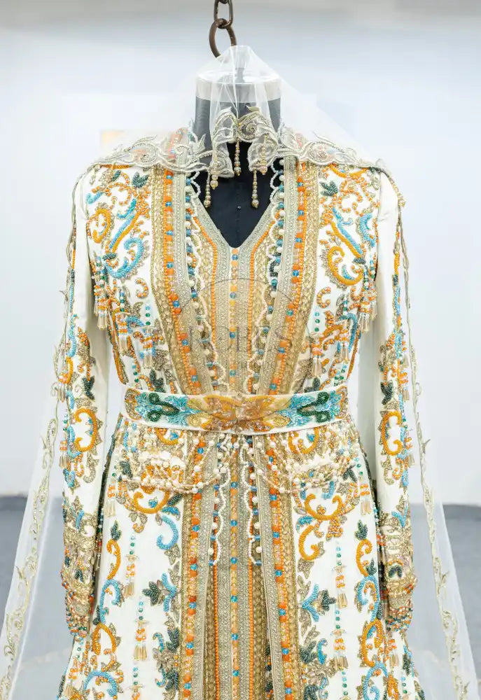 Blanc Takshita (2437)