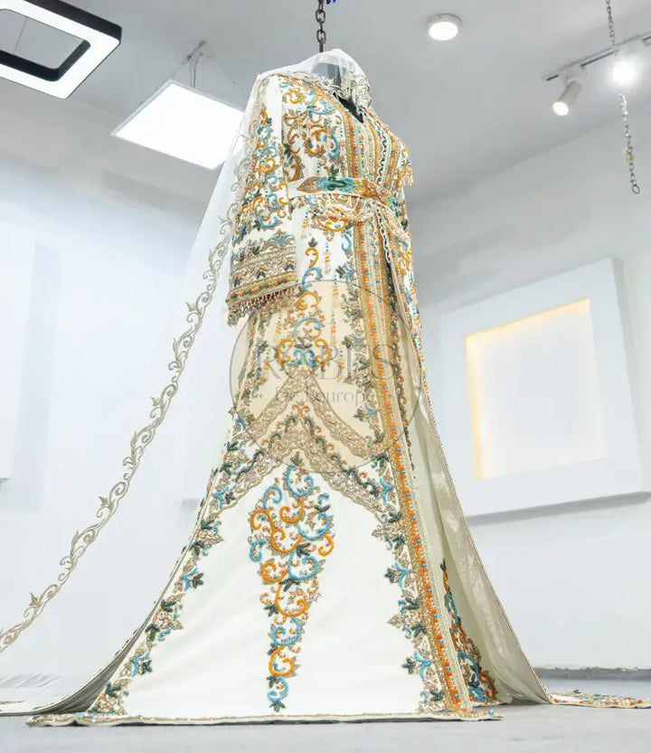 Blanc Takshita (2437)