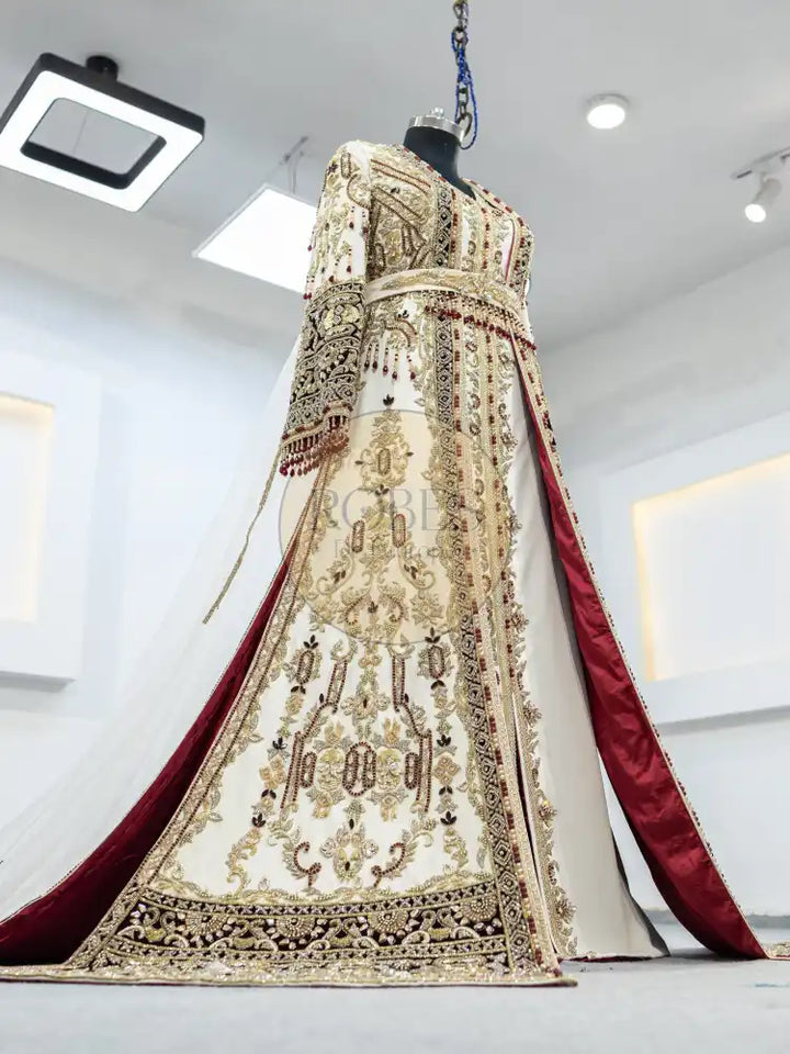 Blanc Takshita (MRV_0240)