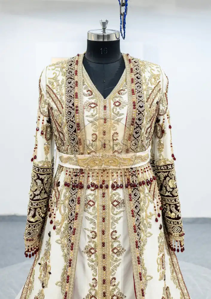 Blanc Takshita (MRV_0240)