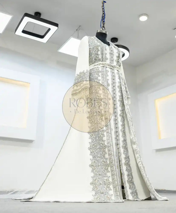 Blanc Takshita (MRV_0380)