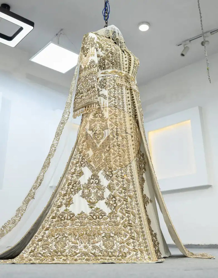 Blanc Takshita (MRV_1057)