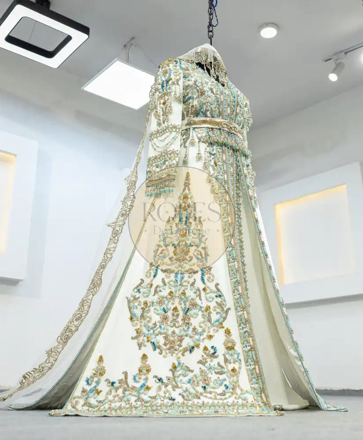 Blanc Takshita (MRV_1082)