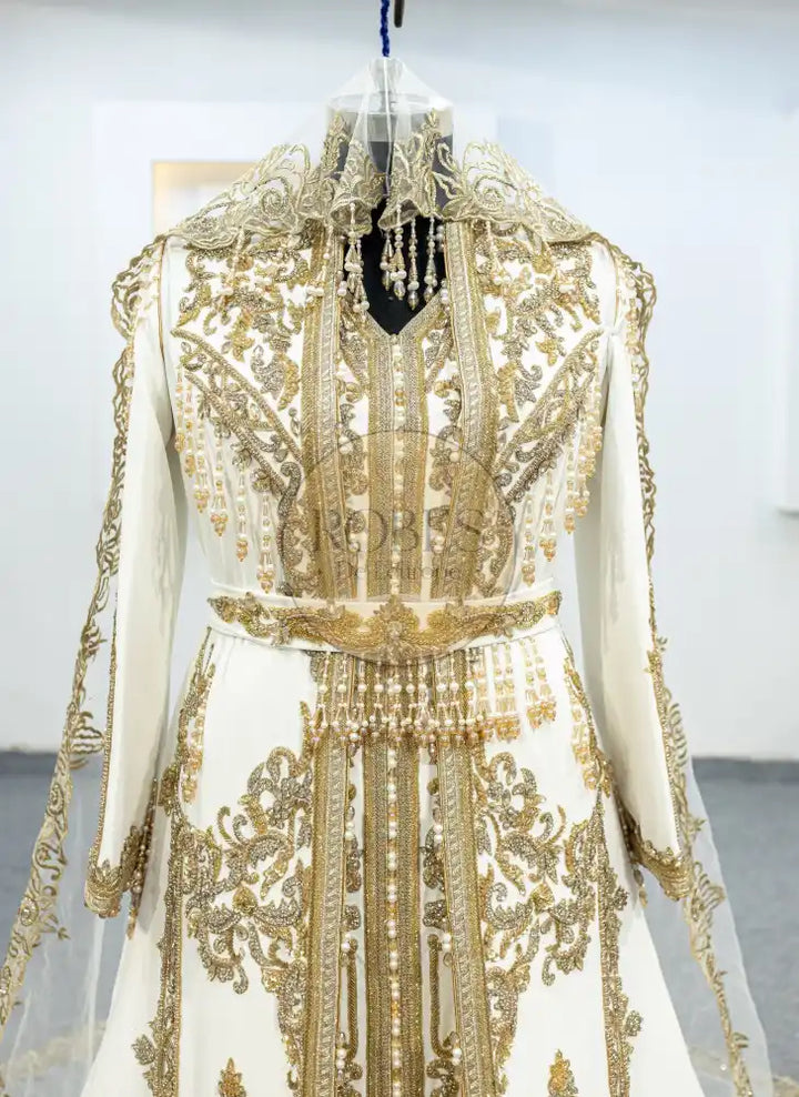 Blanc Takshita (MRV_1131)