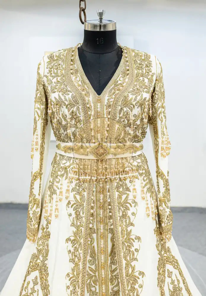 Blanc Takshita (MRV_1902)