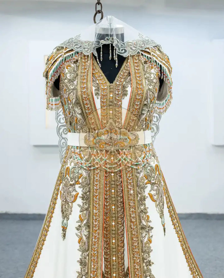 Blanc Takshita (MRV_3583)