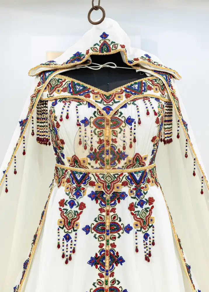 kabyle avec surjupr et cape (MRV_1930)