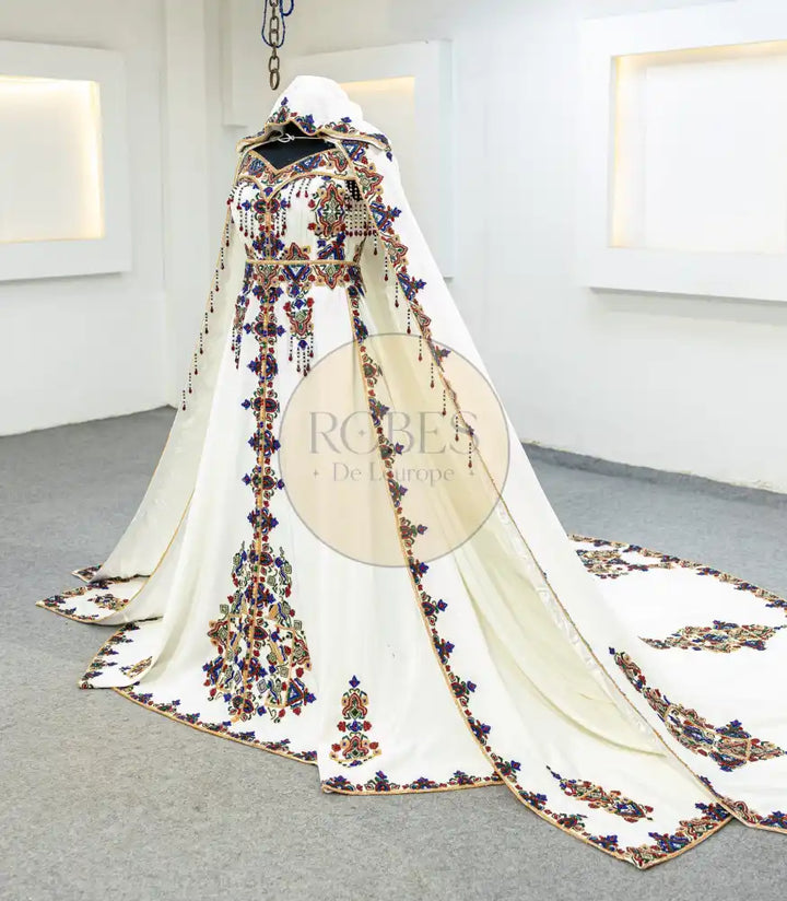 kabyle avec surjupr et cape (MRV_1930)