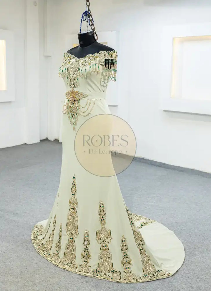 Olive Forgani (3030)