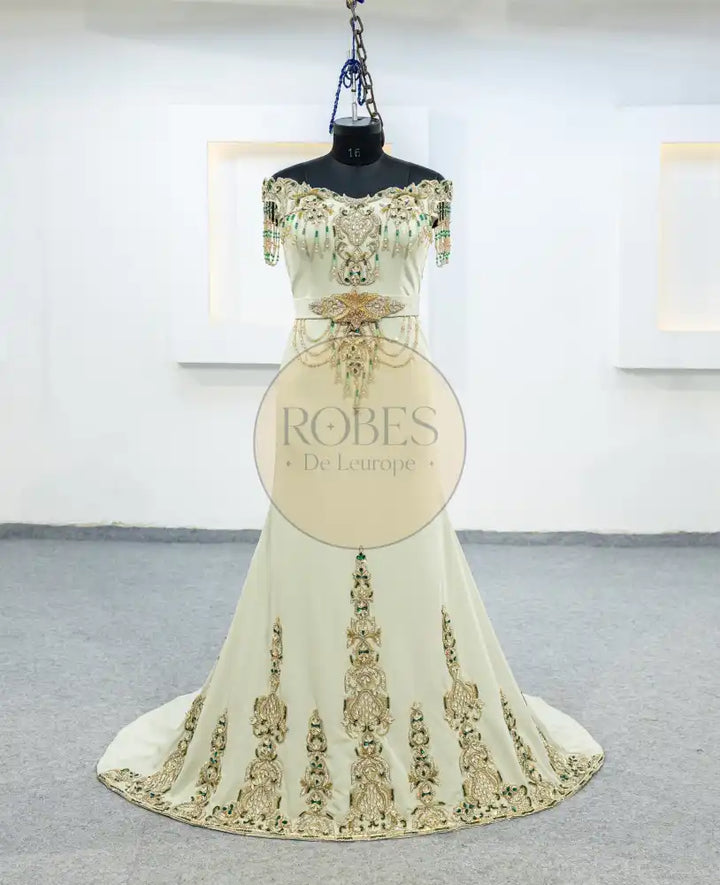 Olive Forgani (3030)