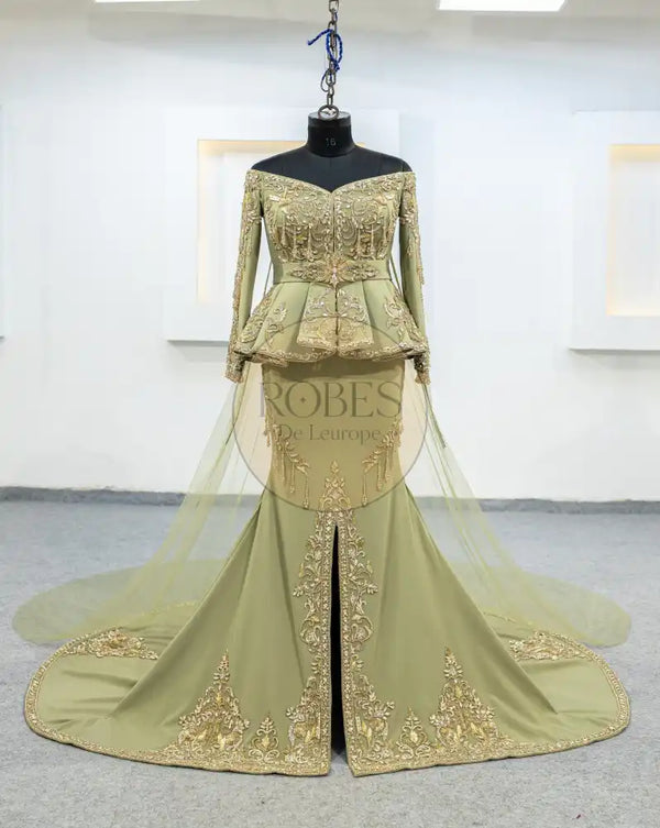 olive karakou avec jupe