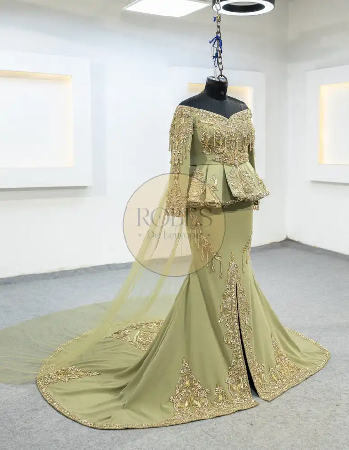 olive karakou avec jupe