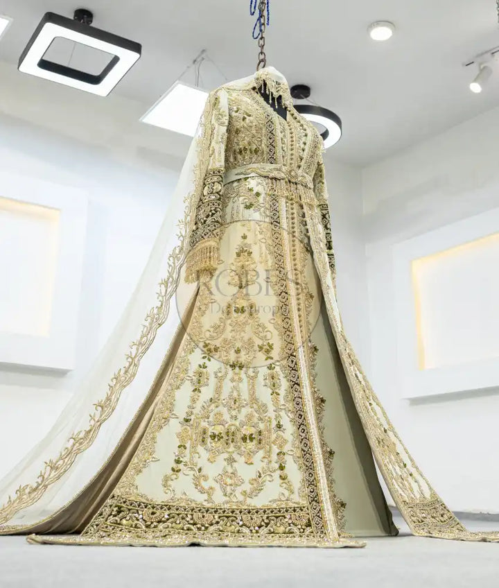 Olive Takshita (2052)