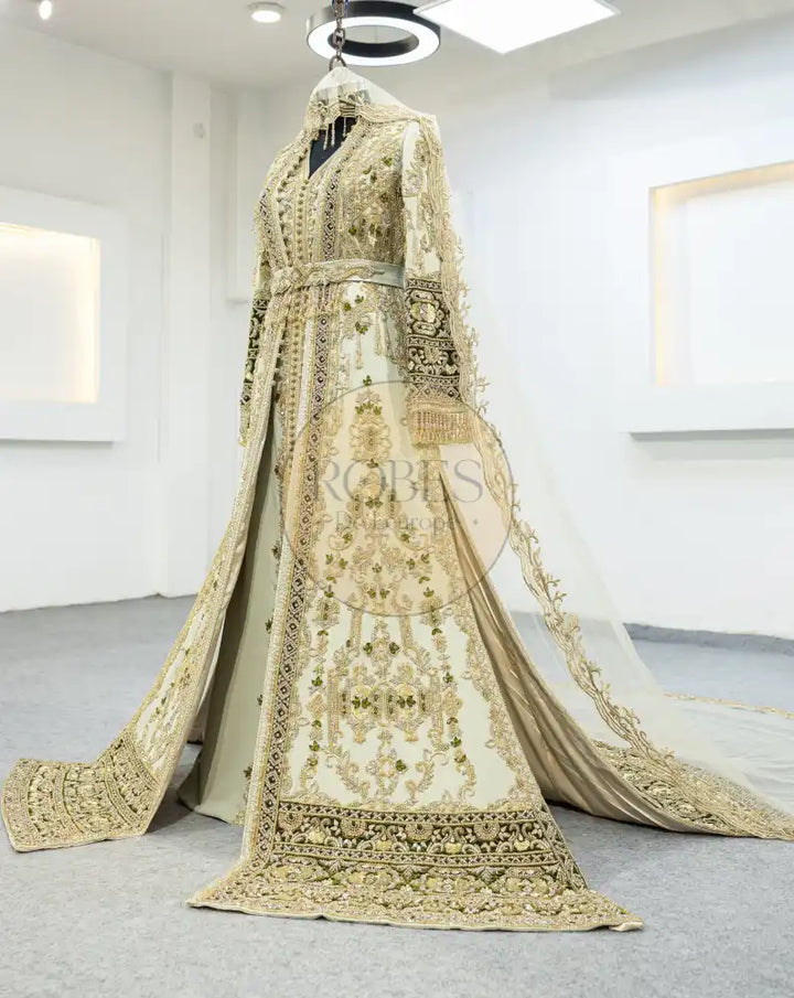 Olive Takshita (2052)