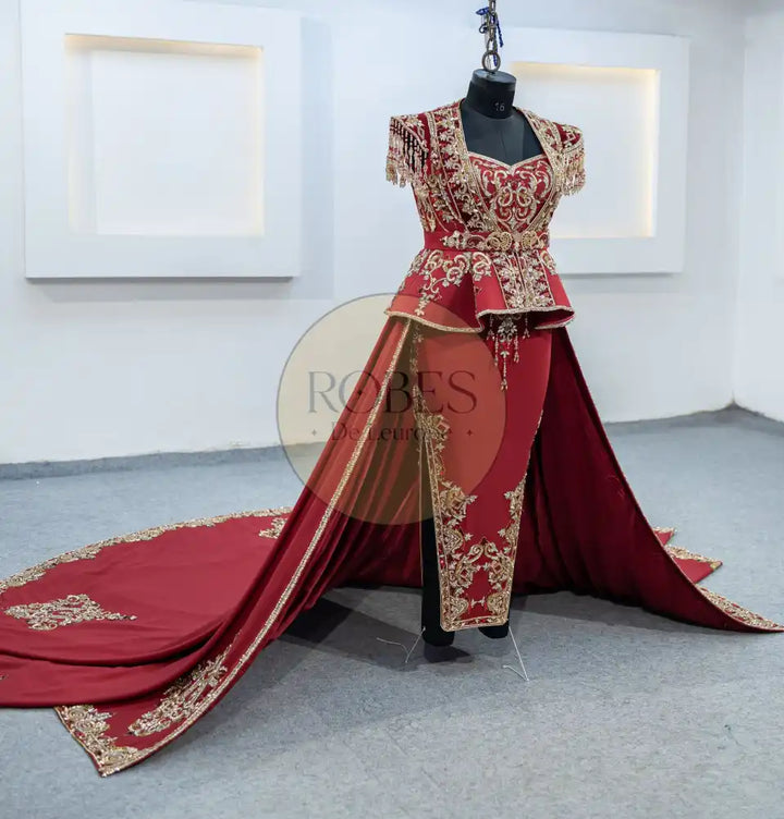 rouge karakou plus surjupe