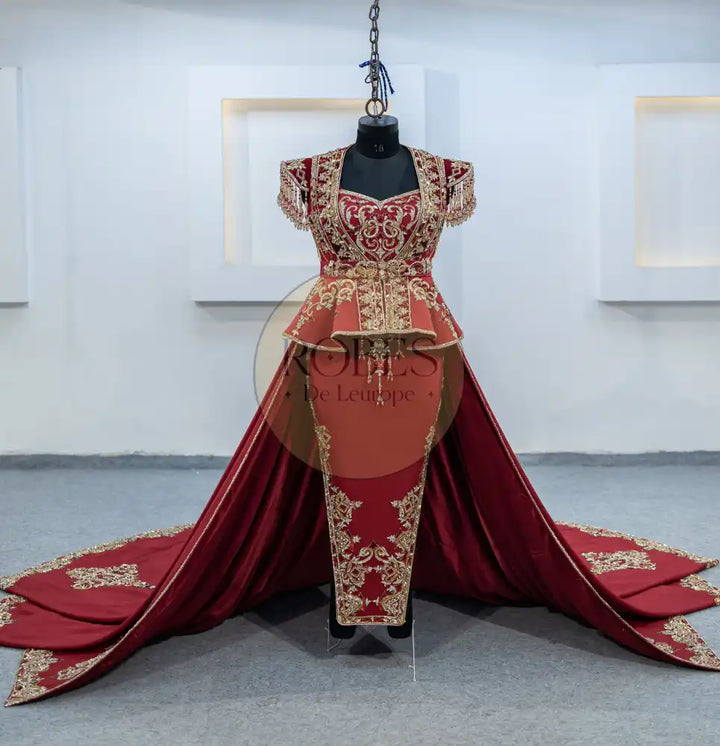 rouge karakou plus surjupe