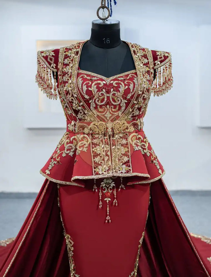 rouge karakou plus surjupe