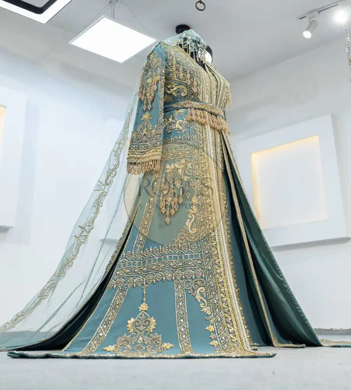 Vert Takshita (2535)